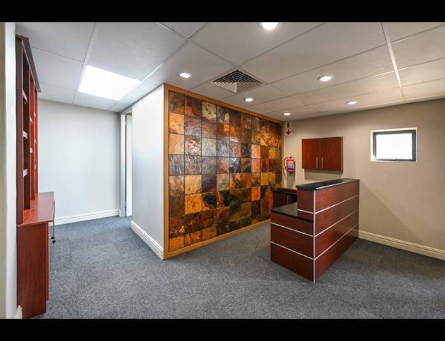 168M² OFFICE RENTED IN THE CREST